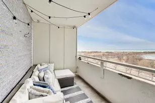 4250 N Marine Dr, Chicago, IL 60613 - Photo 16