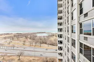 4250 N Marine Dr, Chicago, IL 60613 - Photo 18