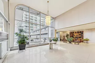 4250 N Marine Dr, Chicago, IL 60613 - Photo 2