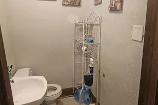 2113 Latham St, Rockford, IL 61103 - Photo 8