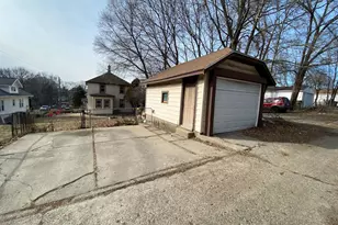 1130 16th St, Rockford, IL 61104 - Photo 12