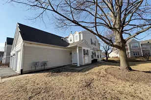 2611 Cedar Glade Dr, Naperville, IL 60564 - Photo 2