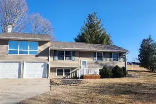 43 Meadow Ln, Prophetstown, IL 61277 - Photo 2