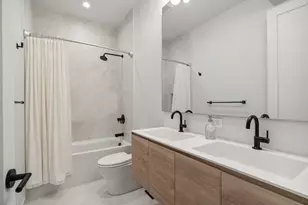 1541 W Pearson St, Chicago, IL 60642 - Photo 14