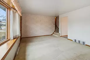 87 E Craig Dr, Chicago Heights, IL 60411 - Photo 6