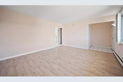 7834 95th Street #2J, Hickory Hills, IL 60457 - Photo 4