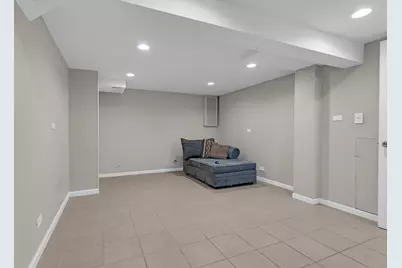 2051 Kettering Road, Hoffman Estates, IL 60169 - Photo 26