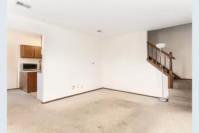 703 Shaw Court, Schaumburg, IL 60194 - Photo 4