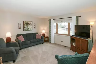 1335 Gentry Road, Hoffman Estates, IL 60169 - Photo 8