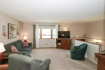 1335 Gentry Road, Hoffman Estates, IL 60169 - Photo 6