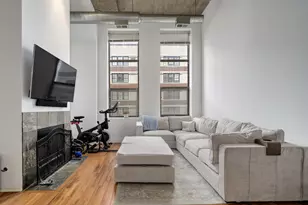 758 N Larrabee St, Chicago, IL 60654 - Photo 6