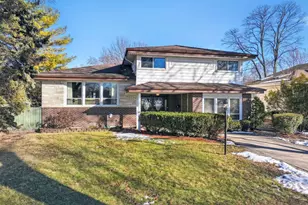 719 N Forest Ave, Mount Prospect, IL 60056 - Photo 1