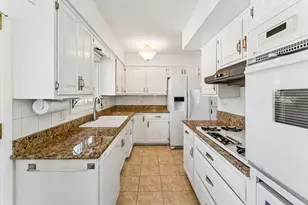 719 N Forest Ave, Mount Prospect, IL 60056 - Photo 10