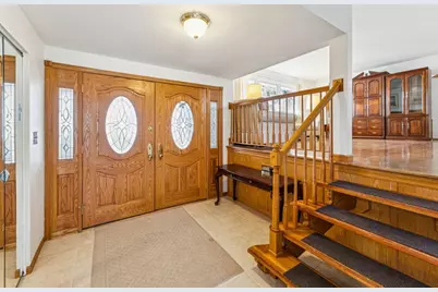 719 N Forest Avenue, Mount Prospect, IL 60056 - Photo 2