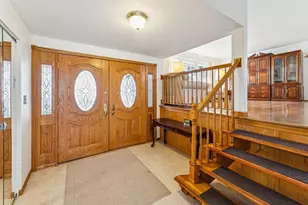 719 N Forest Ave, Mount Prospect, IL 60056 - Photo 2