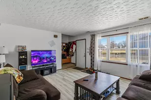 313 5th St, Colona, IL 61241 - Photo 6