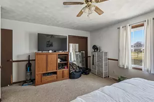 313 5th St, Colona, IL 61241 - Photo 22