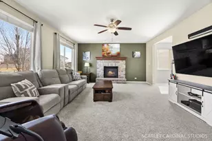 335 Sutton St, Yorkville, IL 60560 - Photo 10