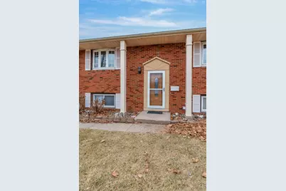 4905 50th Street, Moline, IL 61265 - Photo 2