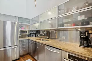 1800 W Roscoe St, Chicago, IL 60657 - Photo 2