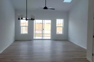 2157 Sky Hbr Dr, New Lenox, IL 60451 - Photo 2