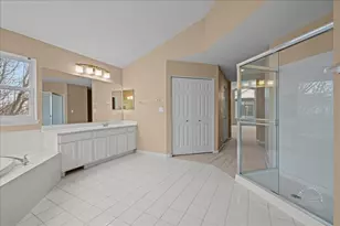 1635 Rosehall Ln, Elgin, IL 60123 - Photo 20