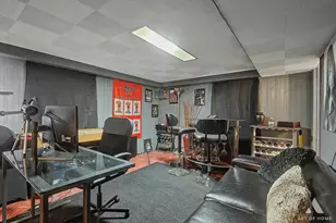 131 Detroit St, Calumet City, IL 60409 - Photo 26