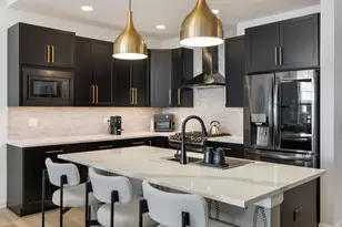 312 Woodmoor Dr, Lombard, IL 60148 - Photo 6