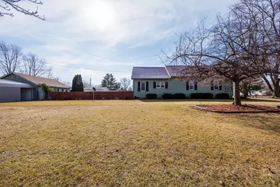 220 N Locust Street, Wapella, IL 61777 - Photo 30