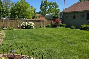 220 N Locust St, Wapella, IL 61777 - Photo 34