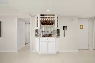175 E Delaware Pl, Chicago, IL 60611 - Photo 8