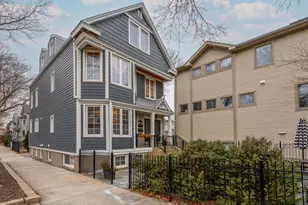 3034 N Greenview Ave, Chicago, IL 60657 - Photo 2