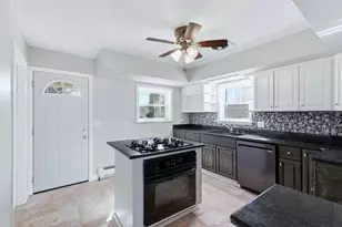 415 Wabash St, Wilmington, IL 60481 - Photo 2