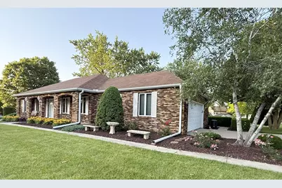 300 Fieldstone Lane, Dixon, IL 61021 - Photo 2