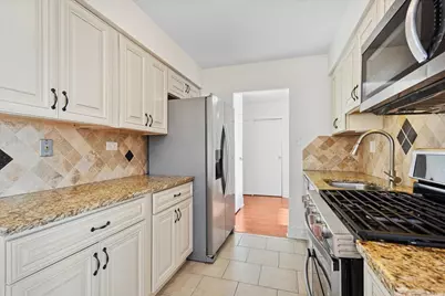 40 N Tower Road #8F, Oak Brook, IL 60523 - Photo 8