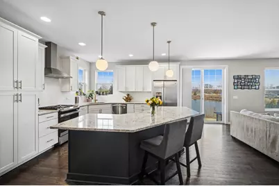 142 Roman Lane, Hawthorn Woods, IL 60047 - Photo 2