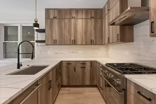 1304 W Winona St, Chicago, IL 60640 - Photo 10