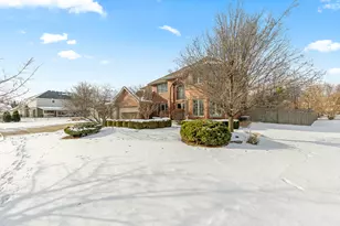 18753 Rosewood Ln, Mokena, IL 60448 - Photo 2