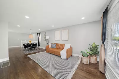 819 E 98th Place, Chicago, IL 60628 - Photo 6