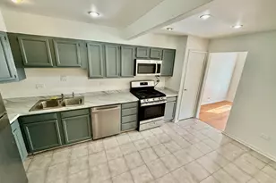 135 Julie Rd, Bolingbrook, IL 60440 - Photo 4