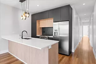 3653 W Barry Ave, Chicago, IL 60618 - Photo 4