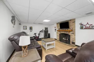 215 W Prospect St, Kewanee, IL 61443 - Photo 42