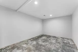 216 5th St E, Milan, IL 61264 - Photo 14