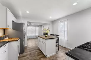 216 5th St E, Milan, IL 61264 - Photo 8