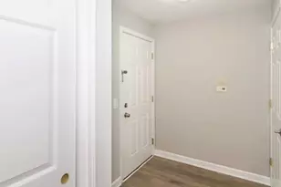 677 S River Rd, Des Plaines, IL 60016 - Photo 10