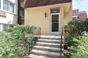 677 S River Rd, Des Plaines, IL 60016 - Photo 2