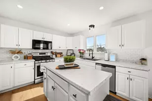 1102 Oxford Cir, Sycamore, IL 60178 - Photo 12