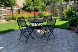 1708 Southbridge Ct, Schaumburg, IL 60194 - Photo 2