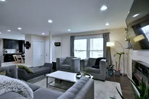 492 Bernice Ct, Wheeling, IL 60090 - Photo 12