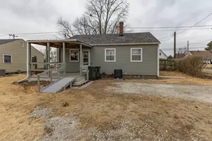 308 N Stewart St, Geneseo, IL 61254 - Photo 4